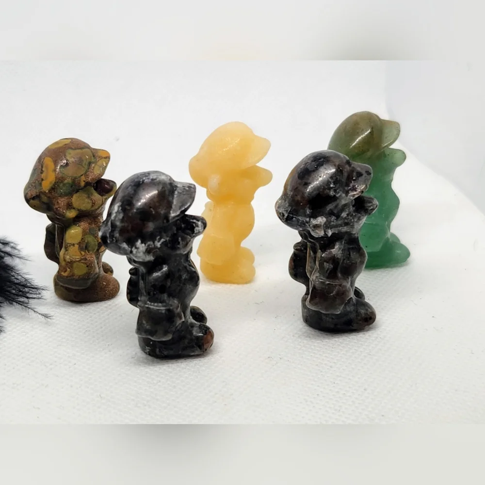 Mario Crystal Carvings. Super Mario Nintendo Carvings - Picture 2 of 8